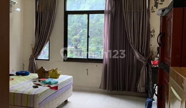 Ruko Dhi Untuk Kantor Laris Manis di Kapuk, Jakarta Utara