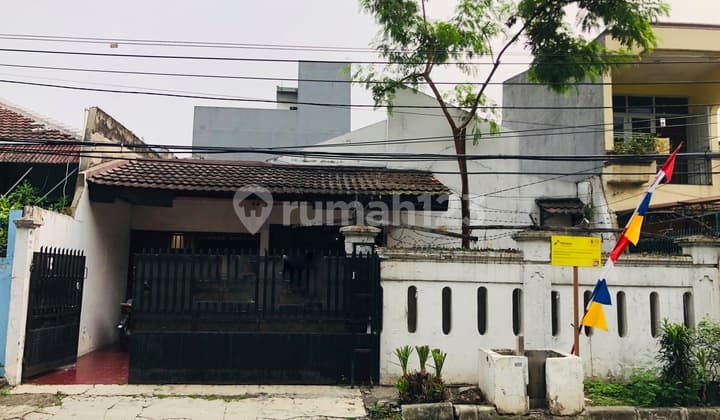 Rumah Tua Hitung Tanah Taman Aries Butuh Renovasi
