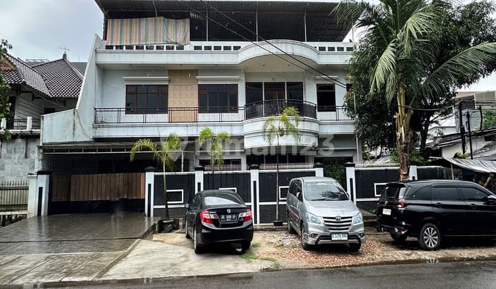 Large 600m2 house in Duri Kepa, wide road, rarely available.