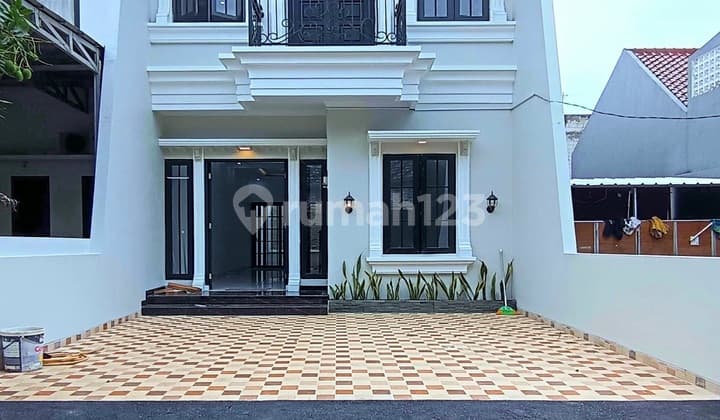 Rumah Baru 2 Lantai Desain Classic Di Pinang Ranti Jakarta