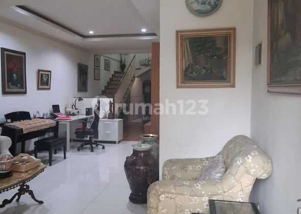 Rumah Pondok Indah dengan Lokasi Strategis