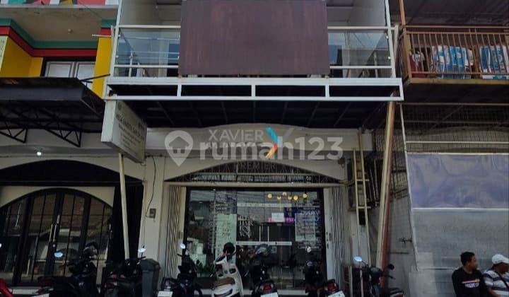 Dijual Ruko Terawat 2Lt Full Furnish Ada Area Parkir Siap Pakai Lokasi Tengah Kota Cocok untuk Usaha Kecantikan atau Salon Akses Mudah ke Kampus Abm dan Jalan Raya Suhat di Jalan Candi-Candi Malang Kota H721