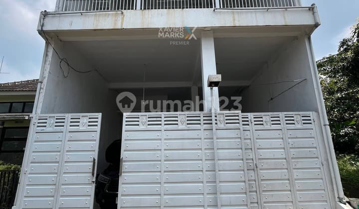 For Sale: Minimalist 2-Story House with Laundry Area, Ready to Move In, Private Environment with One Gate System, Strategic Location Near Commercial Areas and Shopping Centers, Easy Access to Hospitals in Villa Bukit Tidar Merjosari, Malang City I069