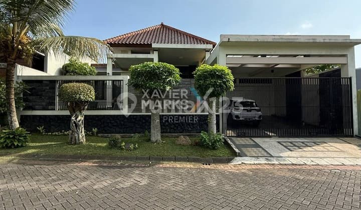 Dijual Rumah Luas dan Terawat Kondisi Bagus Bersih dan Nyaman Ada Halaman Belakang Siap Huni Lingkungan Aman Nyaman Kawasan Favorit Lokasi Strategis Dekat Kampus Ternama dan Akses Mudah ke Fasilitas Umum di Villa Puncak Tidar H671
