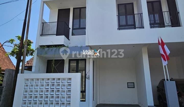 Dijual Rumah Modern 2Lt Kondisi Bagus Bersih Dg Vibes Nyaman Siap Huni Cocok untuk Hunian Keluarga atau Investasi Akses Mudah ke Jalan Utama dan Dekat Pintu Tol Selangkah ke Kampus Brawijaya di Jalan Ikan-Ikan Lowokwaru Malang Kota I055