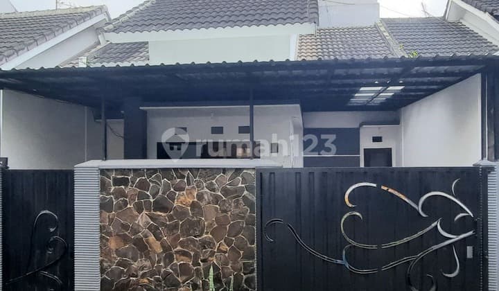 Dijual Rumah Minimalis Kondisi Terawat Ada Laundry Area dan Tempat Jemur Carport Sudah Berkanopi Siap Huni Lingkungan Nyaman Lokasi Strategis Dekat Pusat Bisnis Selangkah ke Unmer Dekat Malang City Point di Alam Dieng Residence Sukun Malang Kota H597