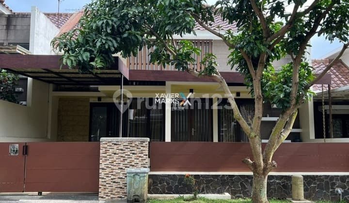 Dijual Rumah Modern Cantik Kondisi Bersih dan Terawat Full Furnish Ada Area Jemur Siap Huni Keamanan 24 Jam Dg One Gate System Row Jalan Lebar Lokasi Strategis Dekat Elpico Mall dan Kampus Ternama di Greenland Tidar Malang Kota H786