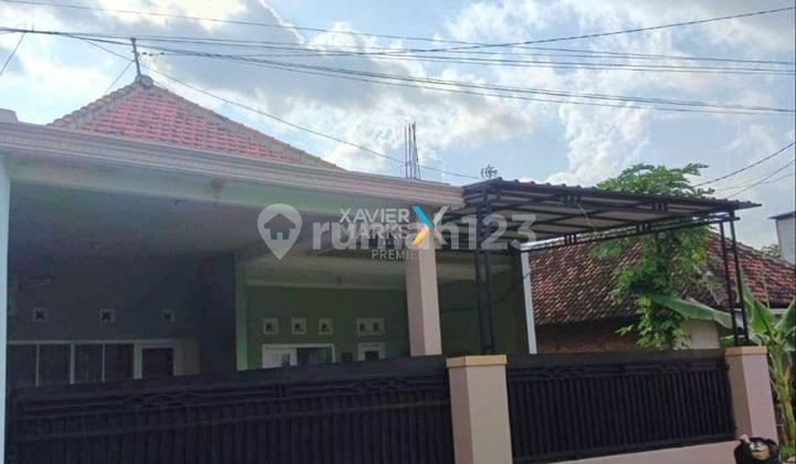 Dijual Murah Rumah Minimalis dan Terawat Kondisi Bagus Bersih Ada Area Parkir dan Teras Luas Siap Huni Suasana Asri dan Lingkugan Aman Lokasi Strategis Dekat Wisata Santera dan Wisata Lainnya di Jl Cokroaminoto Singosari Malang H525