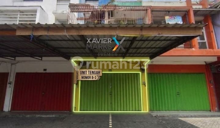 Dijual Ruko Bagus 2Lt Baru Renovasi Dg Fasilitas Gudang dan AC Area Parkir Luas Siap Huni Cocok untuk Usaha Apapun atau Kantor Berada di Kawasan Pusat Area Komersil dan di 0 Jalan Raya Boulevard Sawojajar H866