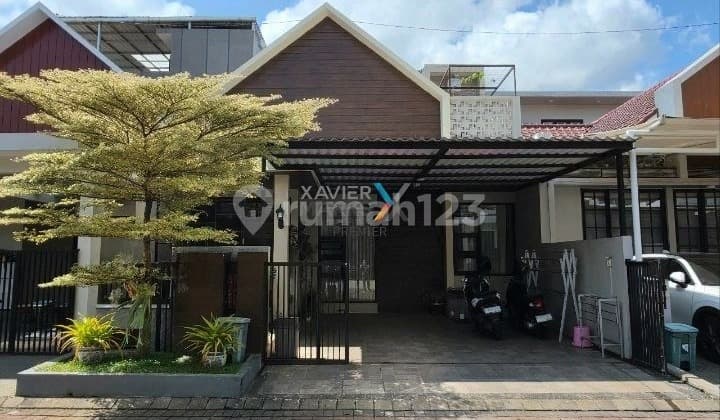 Dijual Rumah Cantik Kondisi Terawat Vibes Homey dan Bagus Siap Huni Keamanan 24 Jam View Pegunungan Udara Sejuk Lokasi Strategis Dekat Kampus Ternama dan Perbelanjaan Akses Mudah ke Pusat Kuliner Kawi di Austinville Tidar Malang Kota H914