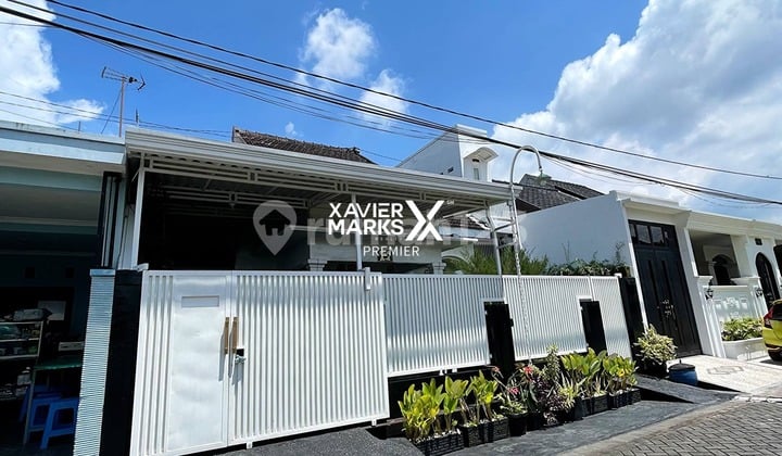 Dijual Rumah Cantik Minimalis Bonus Furnish Kondisi Sangat Terawat Ada Taman Depan Siap Huni Lingkungan Nyaman Tenang Akses Mudah ke Exit Tol dan Bandara Dekat Kampus Binus Pusat Perbelanjaan di Pakis Malang Kota H329