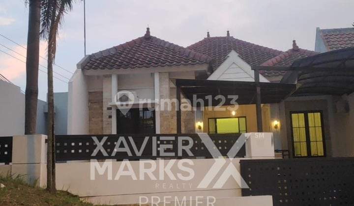 Dijual Rumah Mewah Dg Desain American Scandinavian Include Furnish dan Ada Taman Depan Belakang Siap Huni Lingkungan Aman Nyaman dan Tenang Lokasi Strategis Dekat Kampus Ternama dan Champion Futsal di Villa Puncak Tidar Malang Kota H485