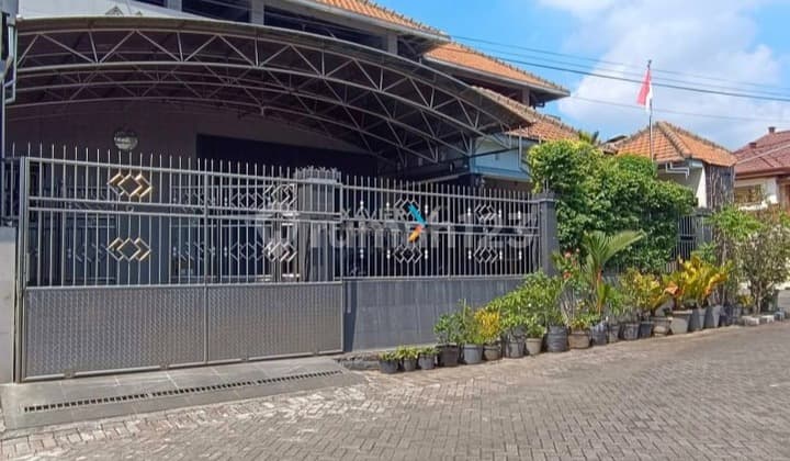 Dijual Rumah Hook Mewah 2Lt Include Furnish Kondisi Sangat Terawat Bagus Ada Area Jemur Siap Huni Udara Segar Pemandangan Gunung Arjuna dan Vibes Nyaman Tenang Lokasi Strategis Dekat Gerbang Tol dan Fasum Lainnya di Lawang View Singosari Malang H729
