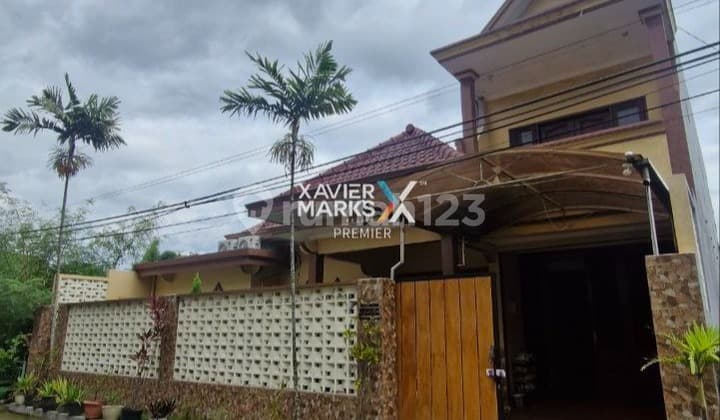 Dijual Rumah Modern Cantik 2Lt Kondisi Bagus Terawat Ada Kolam Ikan Siap Huni Lingkungan Aman Dg Cctv dan One Gate System Lokasi Strategis Dekat Pusat Kota dan Akses Mudah Kemana-Mana di Jl Warinoi Sulfat Malang Kota H519