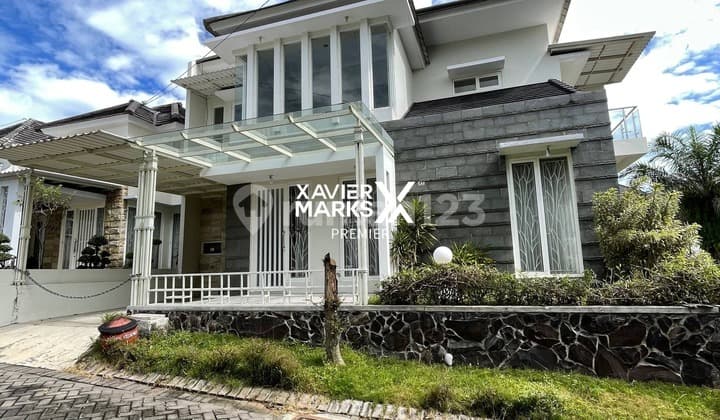 For Sale Minimalist Hook Villa Fully Furnished in Good and Well-Maintained Condition Carport Area Already Canopied Ready to Occupy Safe 24-Hour Environment with One Gate System Near Culinary Center and Tourist Attraction Jatim Park in Junrejo Batu H566