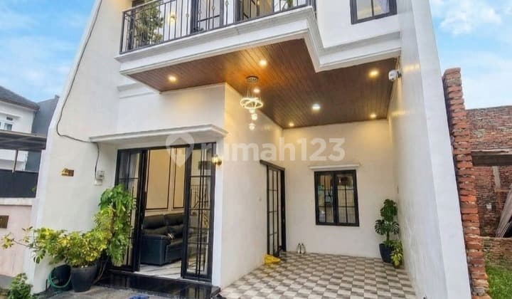Dijual Villa Aktif Mewah Full Furnish Dg Private Pool Cocok untuk Investasi atau Disewakan Siap Menghasilkan Cuan Siap Huni Lingkungan Nyaman View Pegunungan Lokasi Strategis di Kawasan Wisata Batu di Jl Pattimura Temas Batu Malang H777