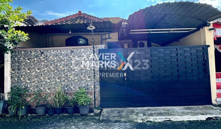 Dijual Rumah Tengah Kota Kondisi Bagus Terawat dan Area Sudah Berkanopi Siap Huni Lingkungan Nyaman Akses Mudah dan Row Jalan Lebar Lokasi Strategis Dekat ke Superindo dan Jalan Raya Sulfat Akses Mudah Dijangkau Kemana-Mana di Sulfat H442