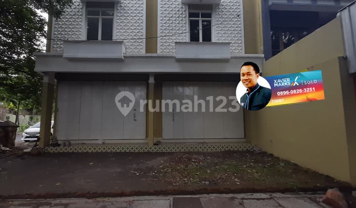 New Singosaren shop house