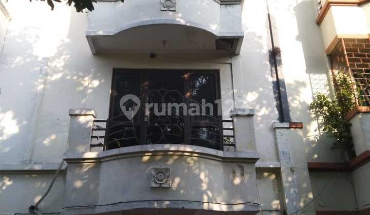 1 669. Disewakan Ruko Strategis - Center Point