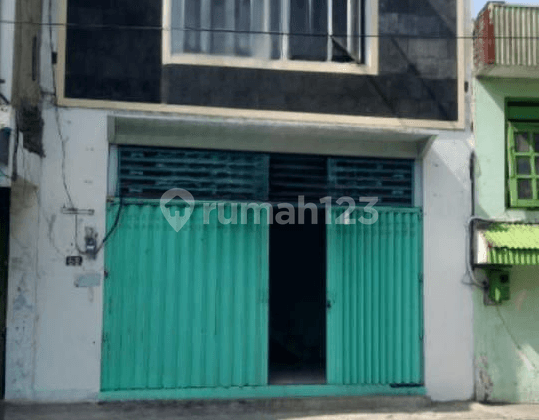 VD04. For Rent: Shop House on Dupak Bubutan Street, Surabaya. VD04. For Rent: Shop House on Dupak Bubutan Street, Surabaya.