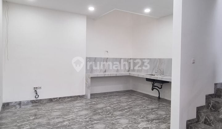 For Rent House in Taman Surya West Jakarta