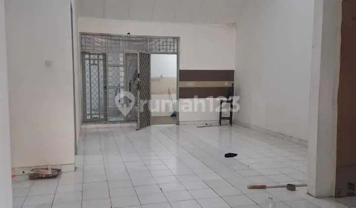 Rented House in Taman Surya, West Jakarta