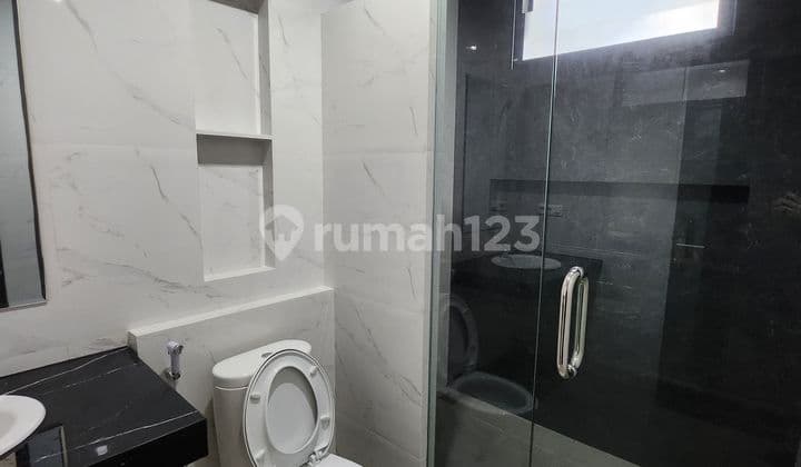 Dijual Rumah Modern Minimalis Graha Natura Surabaya Barat dekat Ke Pakuwon Mall, Gwalk Citraland