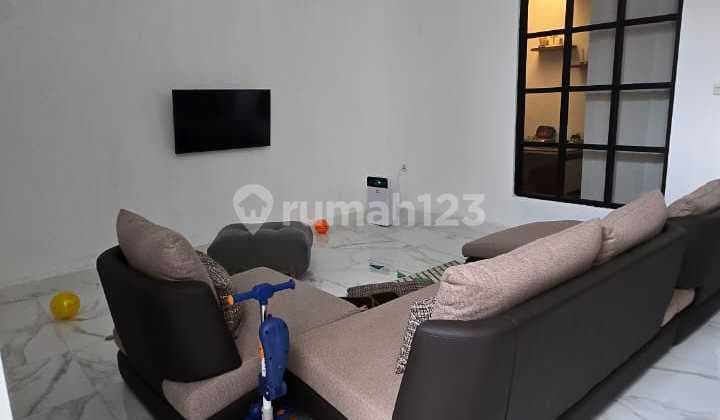 Dijual Rumah Minimalis 1,5 Lantai Habis Renovasi Perumahan Darmo Sentosa Raya Surabaya