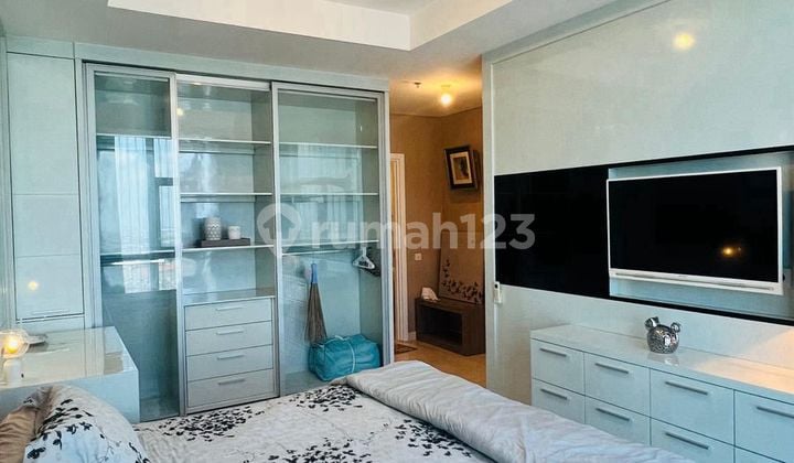 For Sale 2 Bedroom Furnished Apartment Voila CIPUTRA WORLD Surabaya For Sale 2 Bedroom Furnished Apartment Voila CIPUTRA WORLD Surabaya