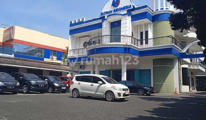 Kantor di Mainroad Soekarno Hatta dekat Batununggal Lokasi Strategis