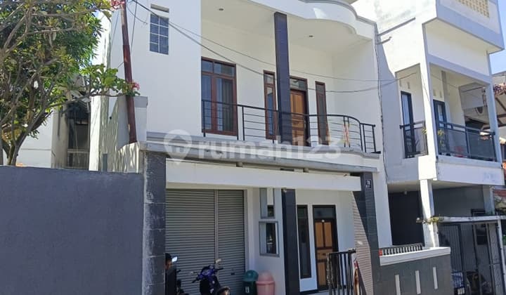 Ready-to-occupy house on Gunung Batu main road, strategic location, move-in ready near Pasteur toll.
