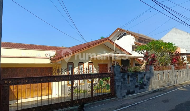 Rumah Siap Huni di Jl Cigadung lokasi strategis nyaman dekat tubagus ismail