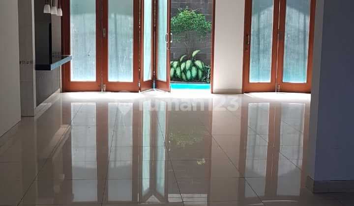 Rumah 2 Lantai Bagus di Dekat Area Senopati, Jakarta Selatan