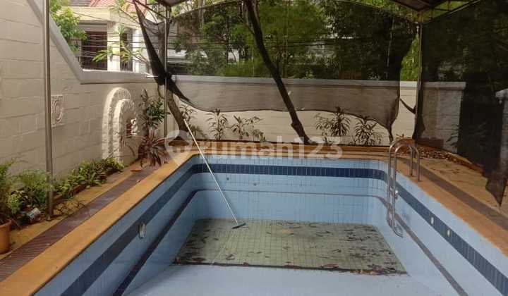 Rumah 2 Lantai di Kebayoaran Baru , Jakarta Selatan