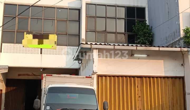Gudang di Kembangan, Jakarta Barat 1.000 m Bagus SHM