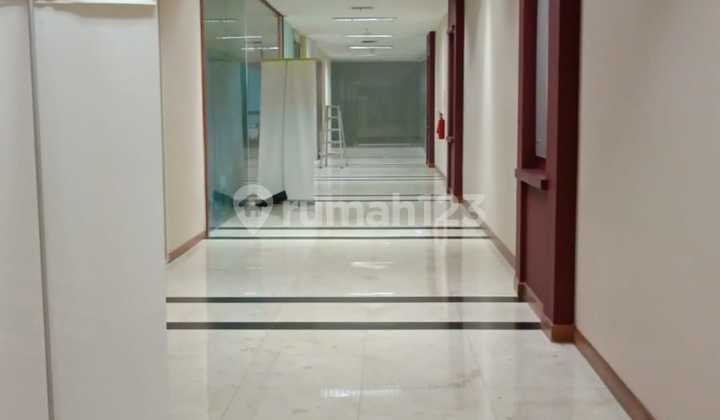 Ruang-usaha di Slipi, Jakarta Barat 105 m Bagus
