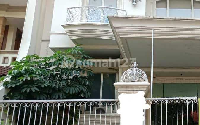 Ruang-usaha di Area Senopati, Jakarta Selatan 320 m Bagus HS