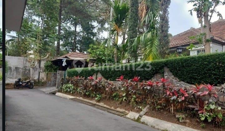 Rumah Nyaman di Area Elite di Tubagus Ismail Dekat Itb Dago