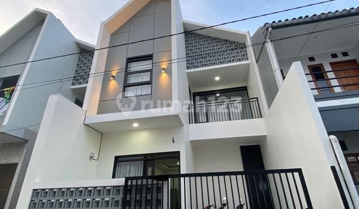 Rumah Minimalis Modern di Komplek Margahayu Bebas Banjir