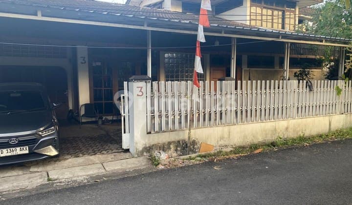 Rumah Lama Masih Terawat di Suryalya Cijagra Murah Harga NJOP