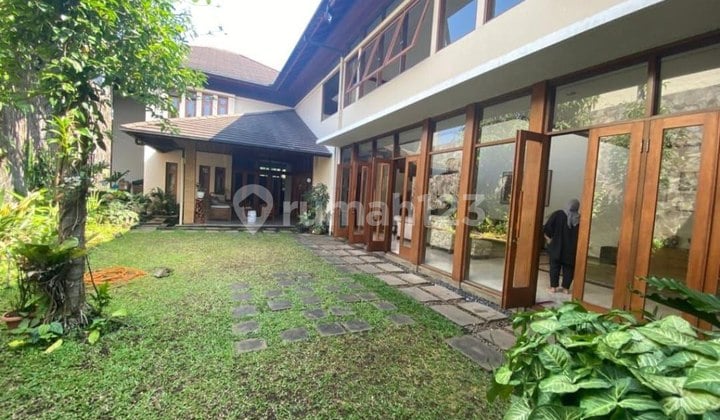 Rumah Lux Sangat Strategis di Mainroad Dago Pusat Kota Bandung
