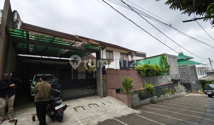 Rumah Luas Siap Huni di Komplek Unpad Cigadung Dekat Dago