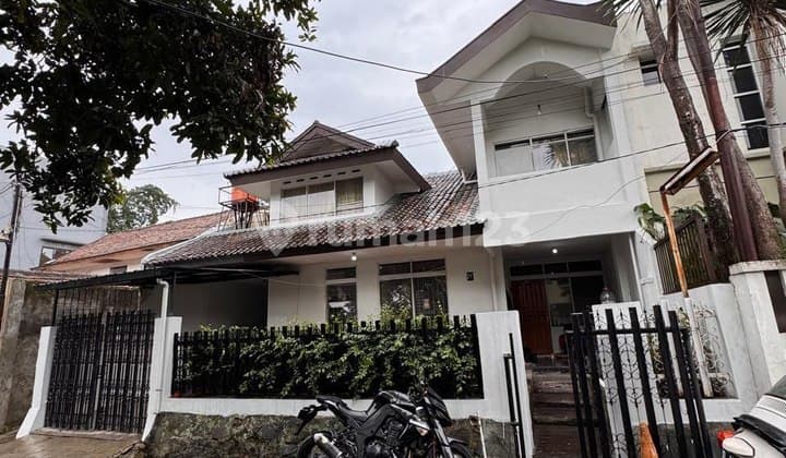 Rumah Lama Siap Huni di Sukajadi Dekat Pvj - Rshs - Pintu Tol Pasteur