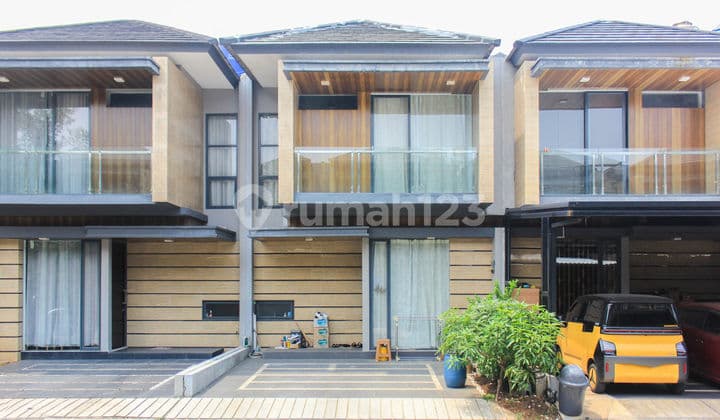 Rumah 3 KT 10 Menit ke RS Mitra Keluarga Gading Serpong Hadap Utara J-25608