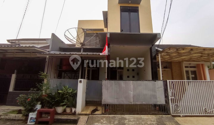Rumah 2 Lt SHM 9 Menit ke Mall Paradise Walk Serpong Dibantu KPR J-24430