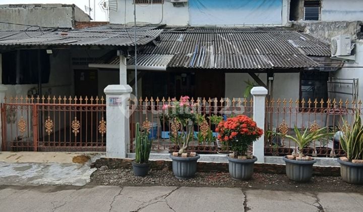 Rumah Strategis 5 Menit ke Mitra Keluarga Bekasi Bebas Banjir J-33617