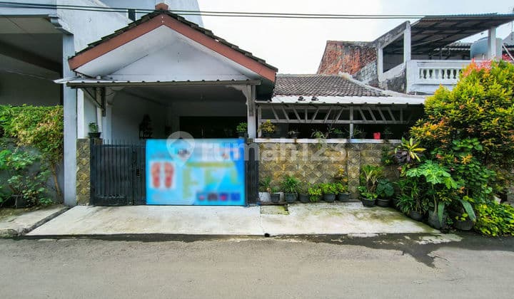 Rumah LT 96 Terawat Dekat Terminal Bus Lippo Karawaci Hadap Utara J21982
