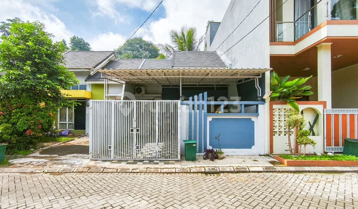 Rumah Hadap Utara 10 Menit ke Mall Metropolitan Cibubur SHM J-39011