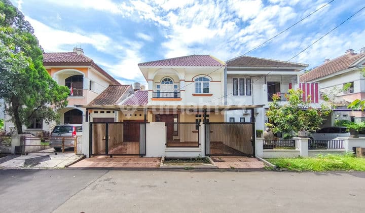 Rumah Luas Dibantu KPR Dekat Paradise Walk Serpong Siap Huni J-38019