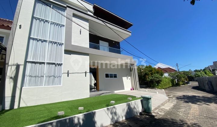 Two-Story Villa with One-Gate System in Kerobokan, North Kuta, Badung